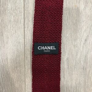 CHANEL Paris Vintage Red Silk Knit Tie